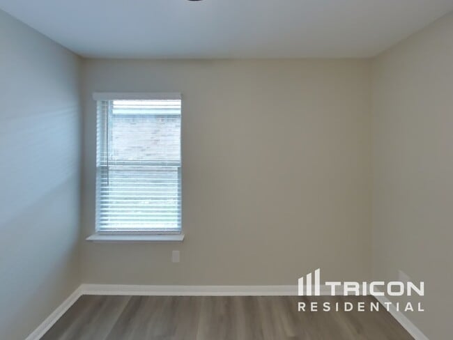 Building Photo - 10396 Ft Teran Trl