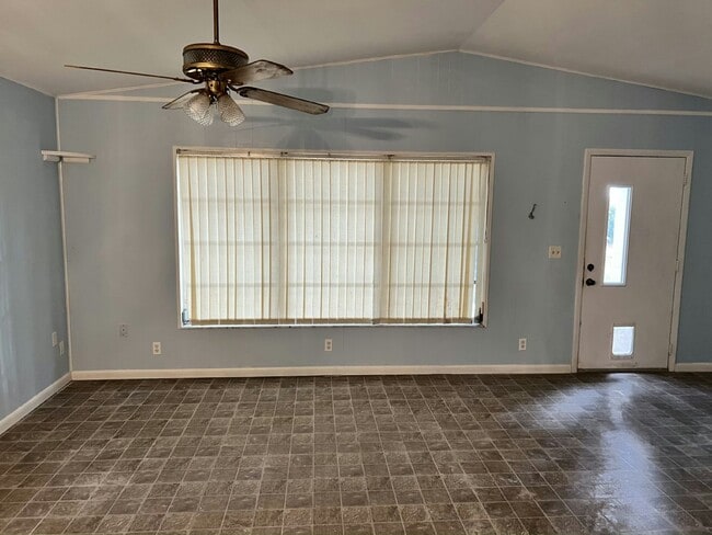 Building Photo - 7973 Elliott Rd