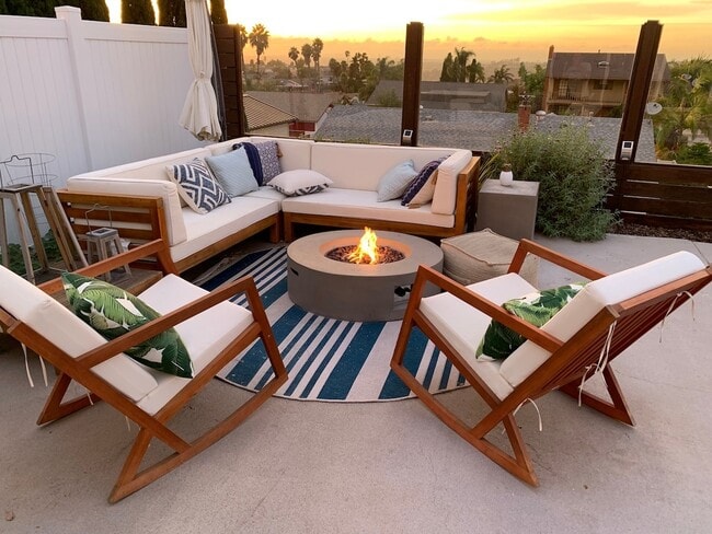 Building Photo - DEL CERRO SINGLE LEVEL DETACHED 3BR/2BA HO...