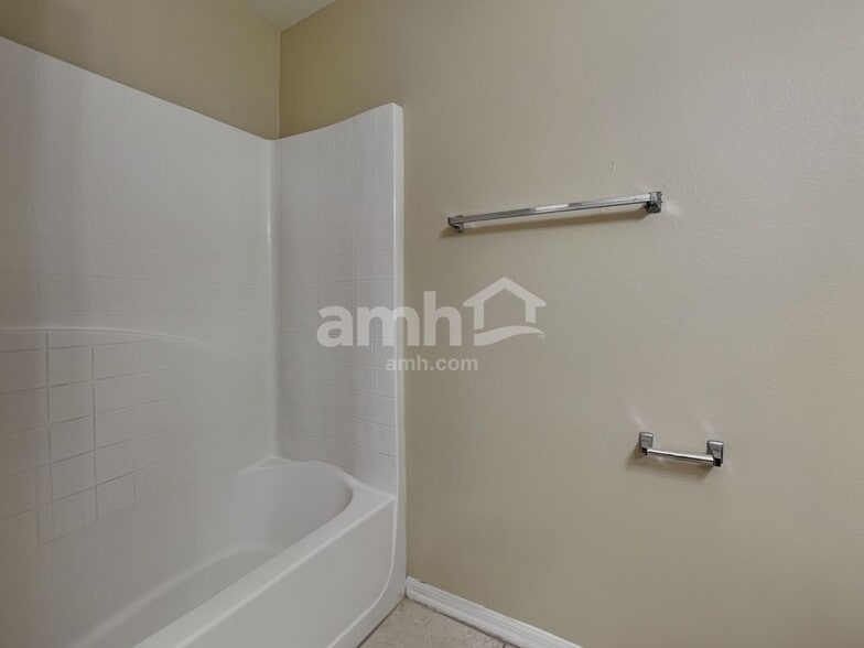 Building Photo - 30541 Double Dr