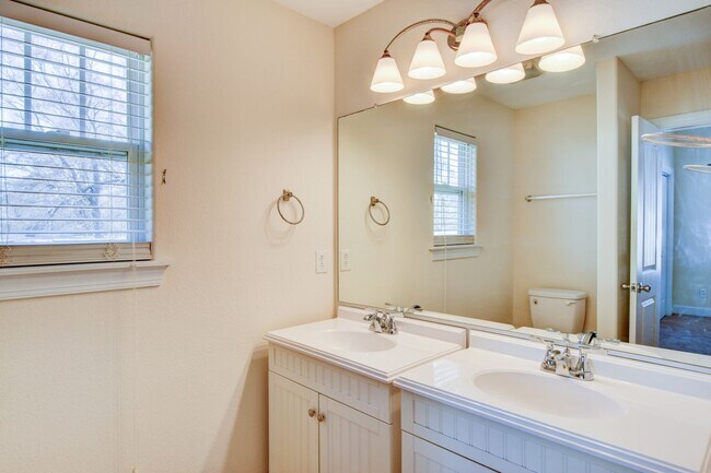 Building Photo - 4923 Krick St