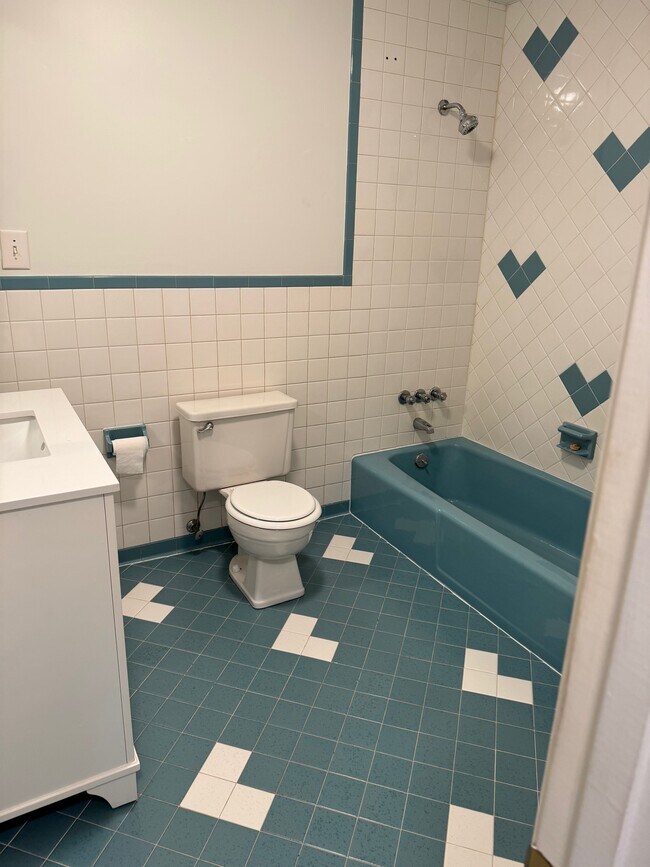 Building Photo - 12445 Dixie Dr