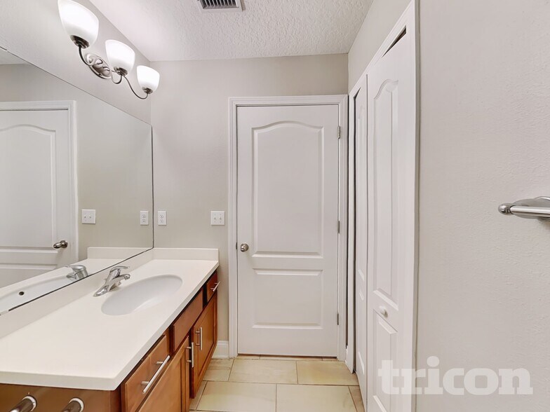 Building Photo - 224 Grampian Highlands Dr