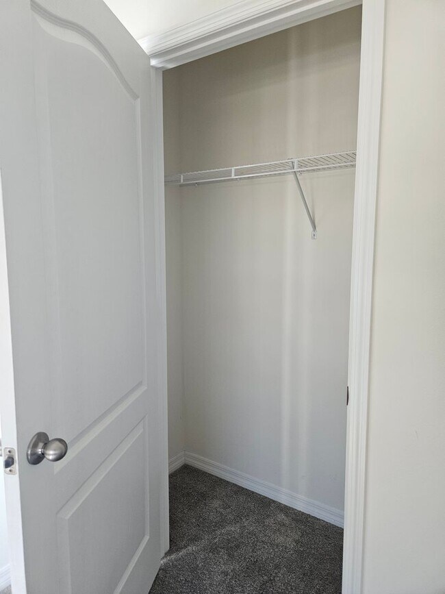 Building Photo - 3 BEDROOM 2 1/2 BATH TOWN HOME COMING SOON