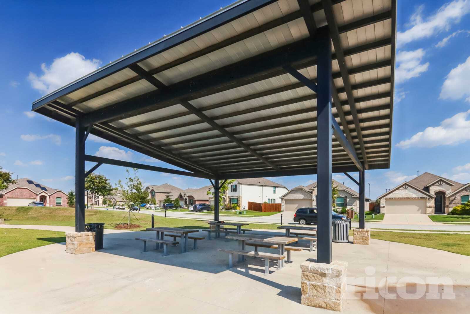 Building Photo - 1613 Parlier St