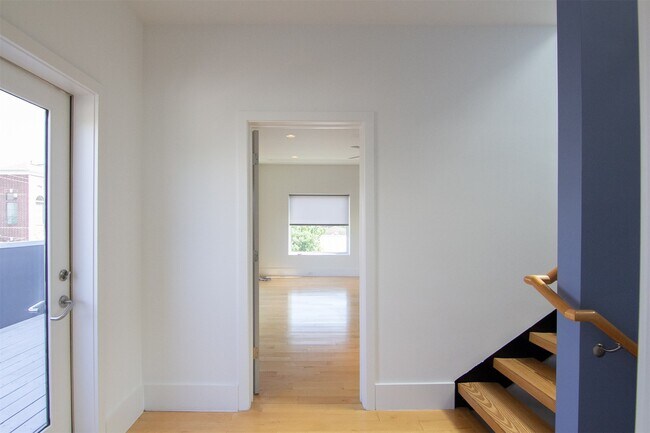 Building Photo - 5301 Chenevert St