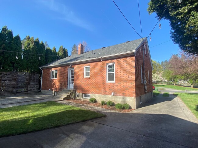 Building Photo - Perry District Gem – Move-In Ready 3 plus Bed / 2 Bath Brick Home with Finished Basement & 2-Car ...