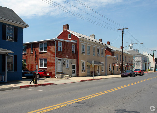 Building Photo - 10-12 S Conococheague St