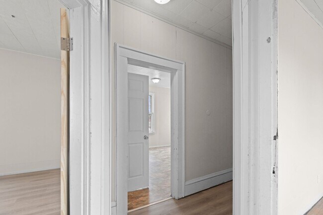 Building Photo - 131 W 13th St