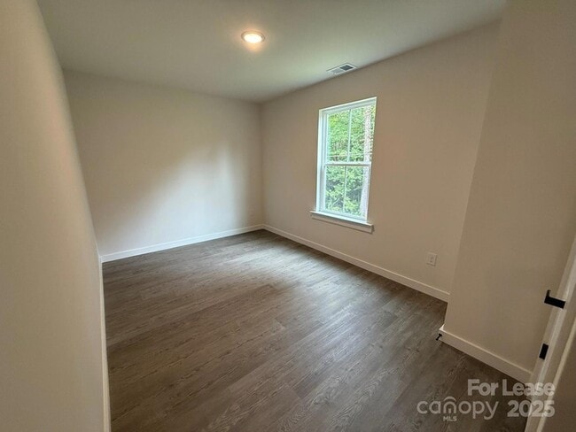 Building Photo - 144 33rd St NW