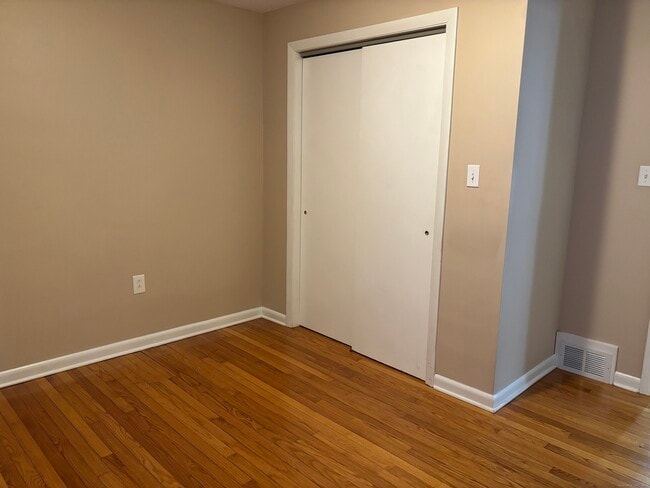 Building Photo - 897 Colonel Ledyard Hwy