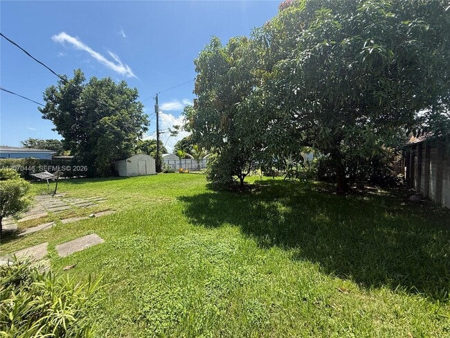 Building Photo - 15900 SW 102nd Ave