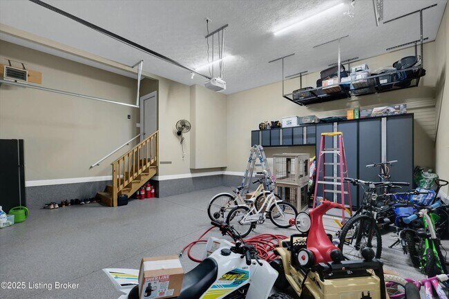 Building Photo - 825 Artisan Pkwy