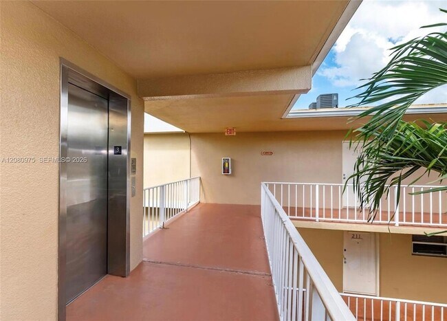 Building Photo - 4235 N University Dr