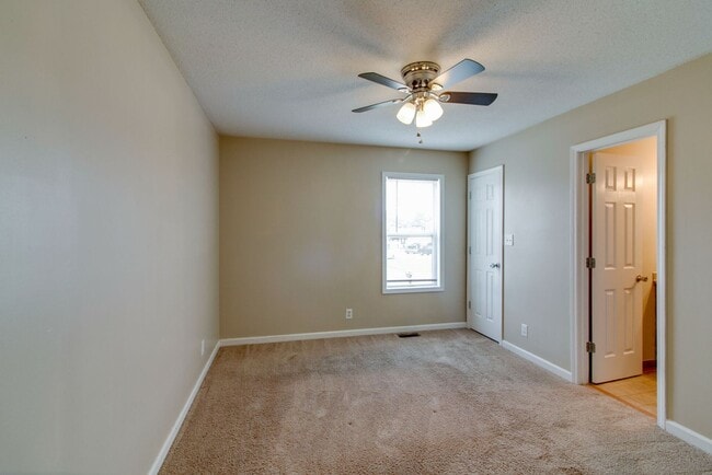 Building Photo - 1002 Poppy Seed Dr
