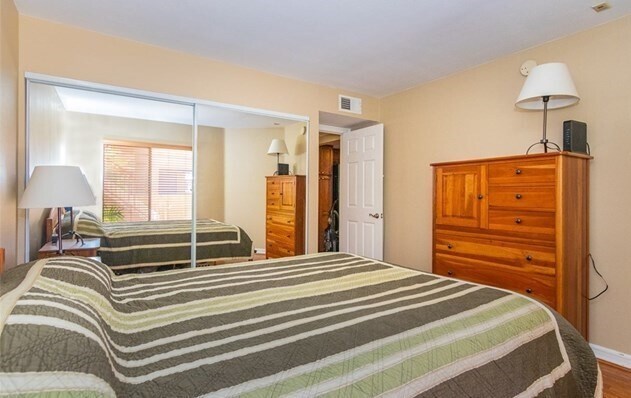 Building Photo - RB 1 Br 1 Bath Granite Kitchen Luxury Condo $2400 Avail July 1st