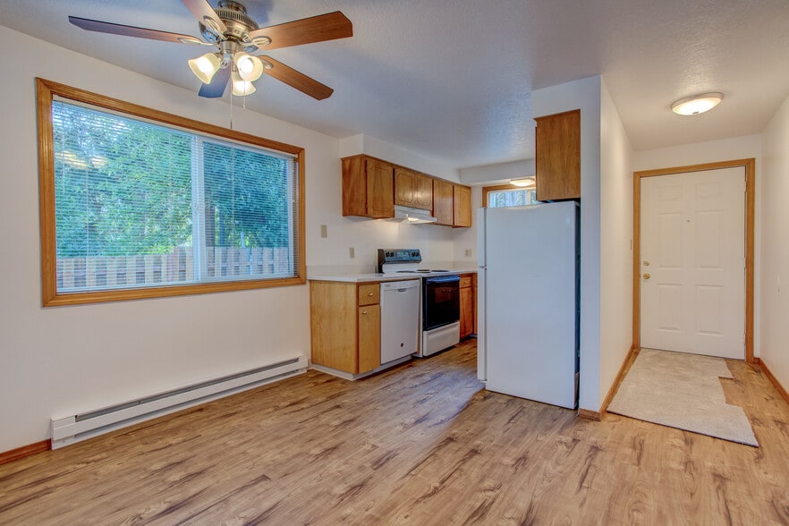 Primary Photo - Columbia Vista Apartments
