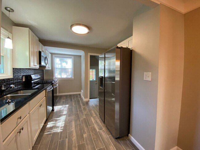 Building Photo - 5248 Haverford Dr