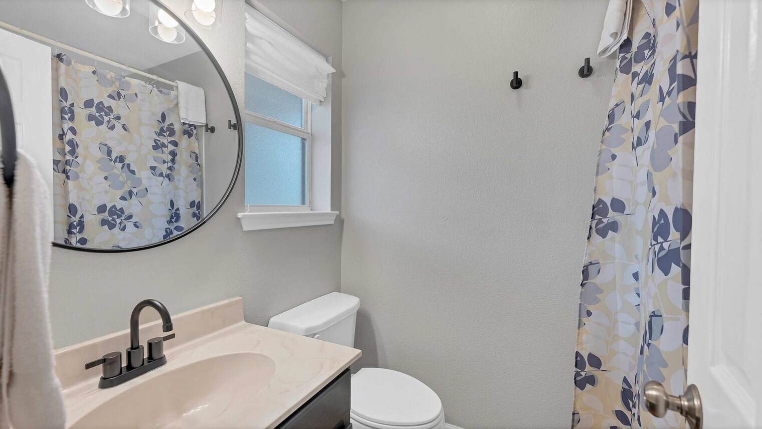 Building Photo - 730 E Mather St