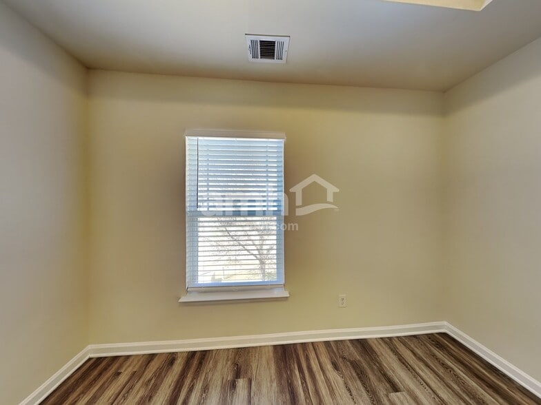 Building Photo - 80 Torero Trl