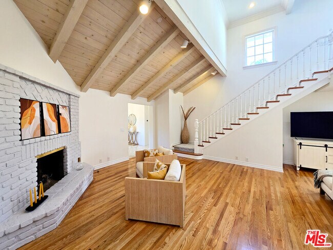 Building Photo - 3690 Crownridge Dr