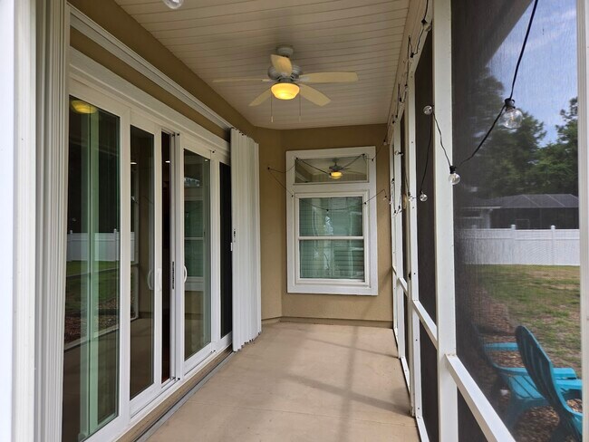 Building Photo - 33410 Sunny Parke Cir