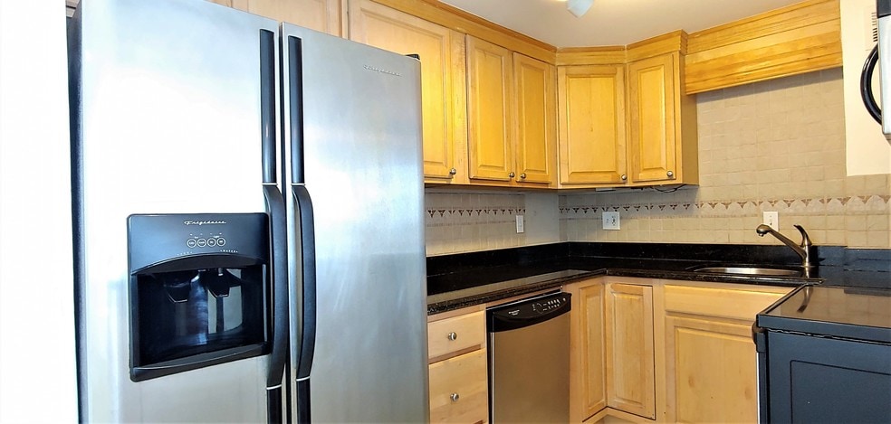 Building Photo - 2800 N Flagler Dr