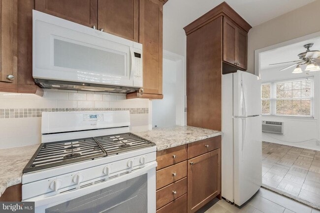 Building Photo - 3282 Martha Custis Dr