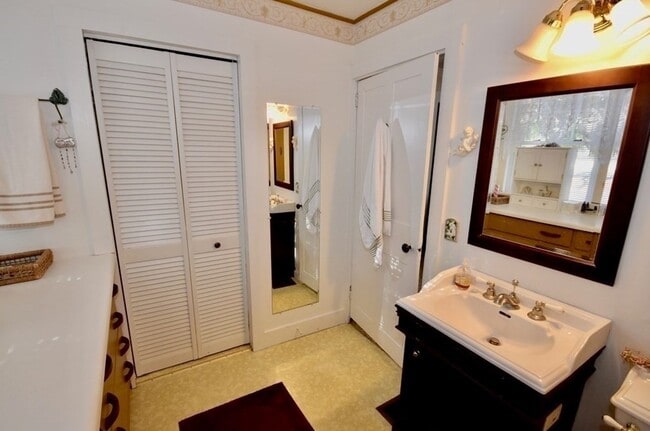 Building Photo - 58 S East St