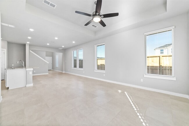 Building Photo - 7246 Clearwater Cv Dr