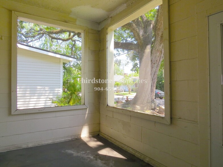 Building Photo - 2881 Selma St