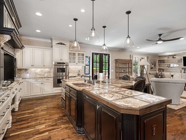 Building Photo - 3807 Harding Pl