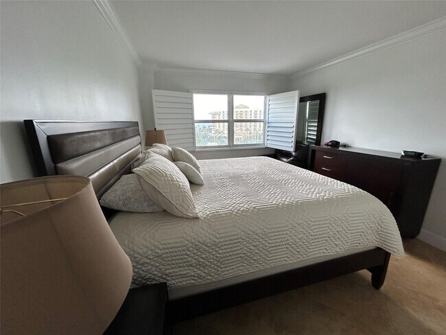 Building Photo - 1200 Hibiscus Ave