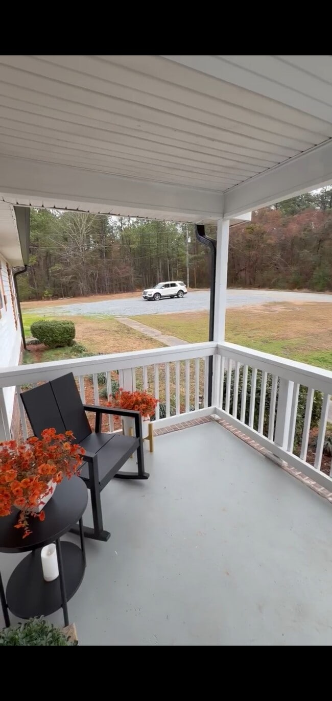 Building Photo - 33 Anna Dr