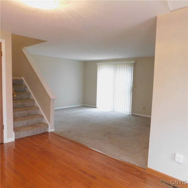 Building Photo - 8525 Sextant Dr