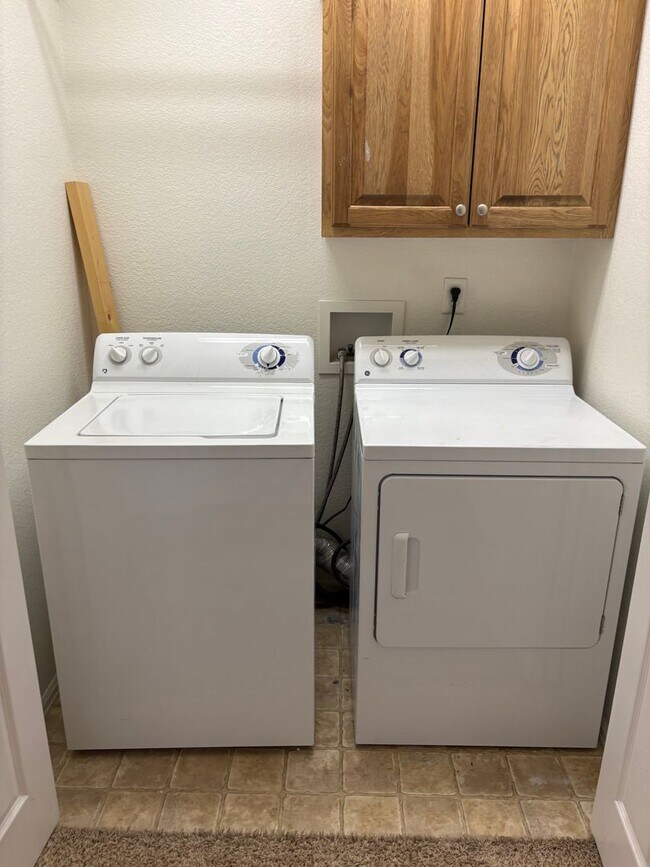 Building Photo - 1 Bedroom/1 Bathroom Off Barnes and Oro Blanco $1300