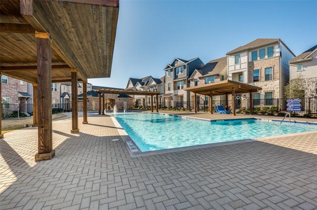 Building Photo - 8025 Glenview Dr