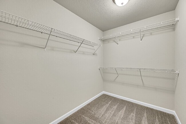 Building Photo - $2,040.95 -  3 bed, 2.5 bath Townhome in CO Springs with Central AC!