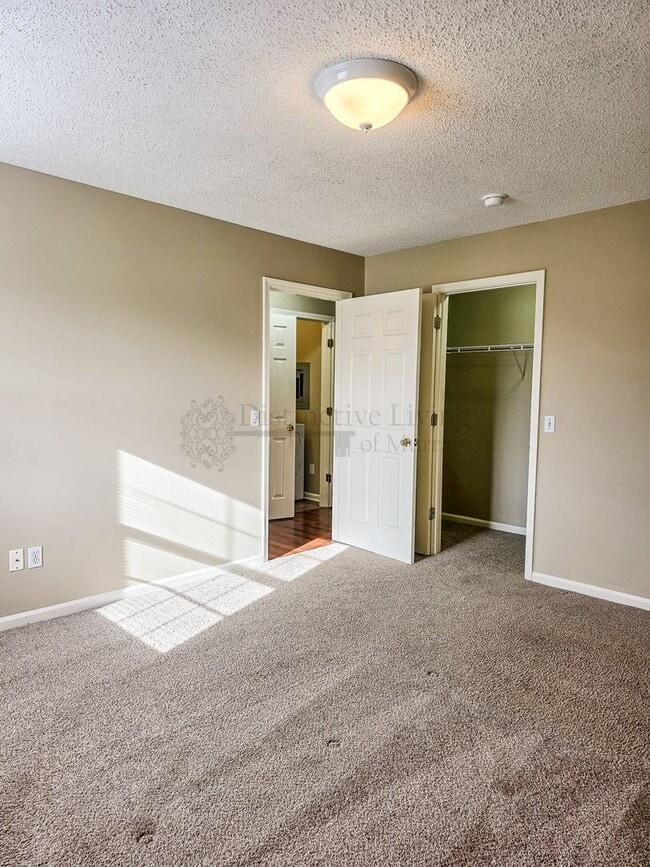 Building Photo - 1607 Bourland Ln