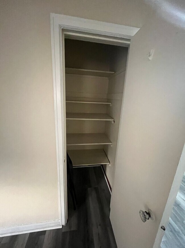 Building Photo - 3166 Werk Rd