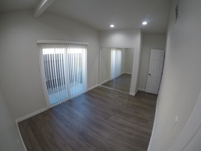Building Photo - 2656 Larkin Pl