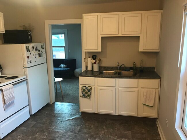 Building Photo - 160 Franklin Blvd