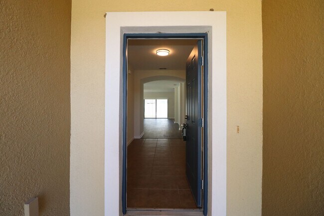 Building Photo - Easy Living 3/2/2