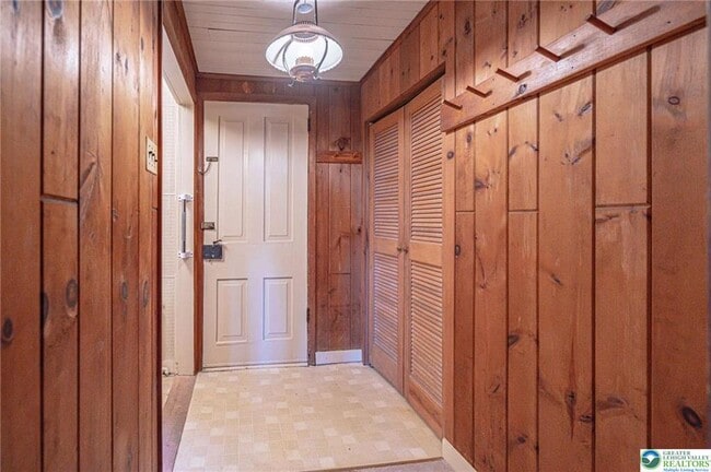 Building Photo - 621 Nursery Rd