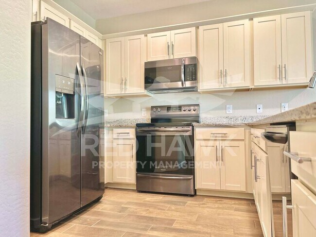 Building Photo - 4038 E Erie St