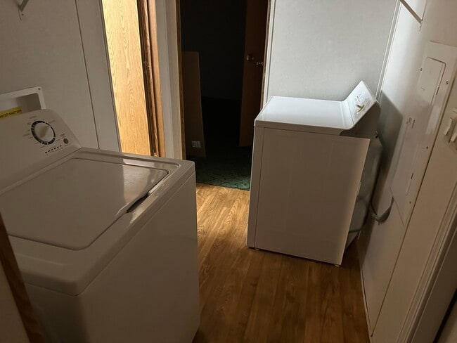 Building Photo - 103 Spa Rd