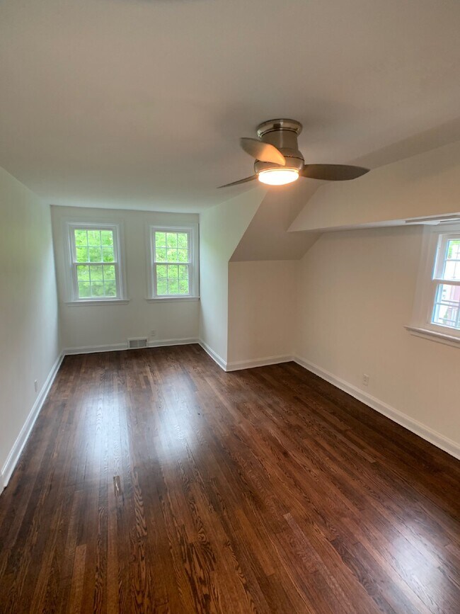 Building Photo - Gorgeous renovated 5 bed 3.5 bath in Clayton