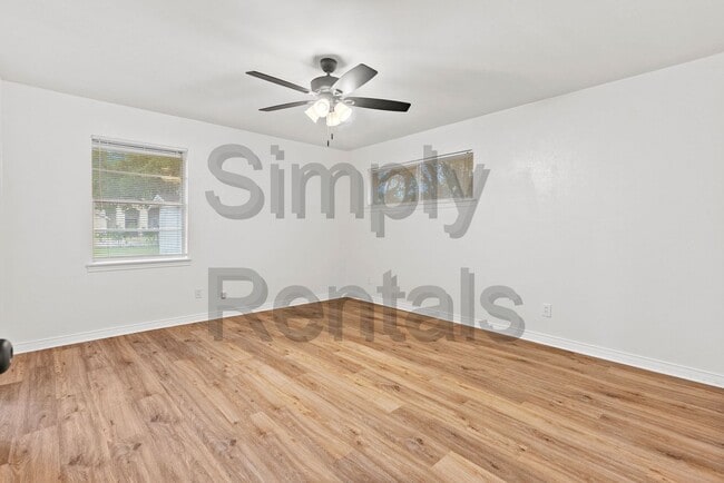 Building Photo - 3 Timberside Dr