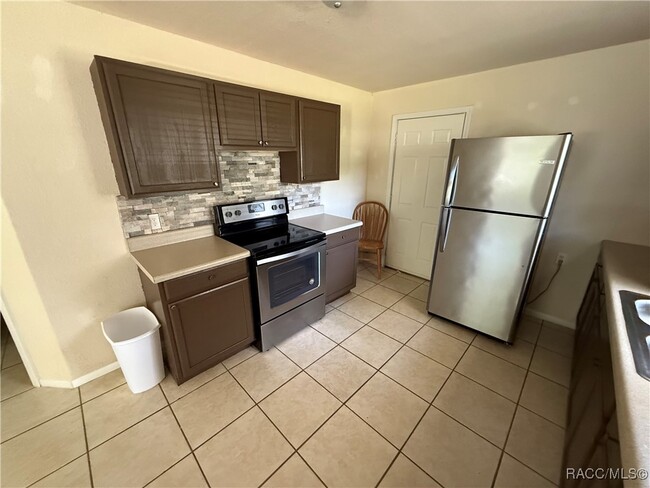 Building Photo - 3550 Viaduct Ln
