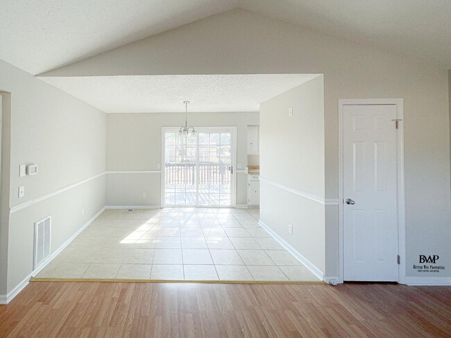 Building Photo - 400 Ferncliffe Rd